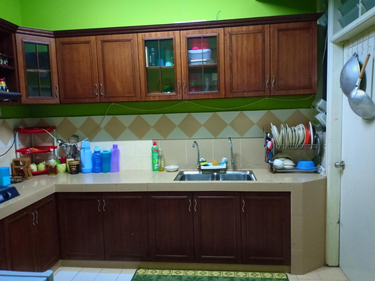 Muslim Dinaim Homestay Танджунг-Малим Экстерьер фото