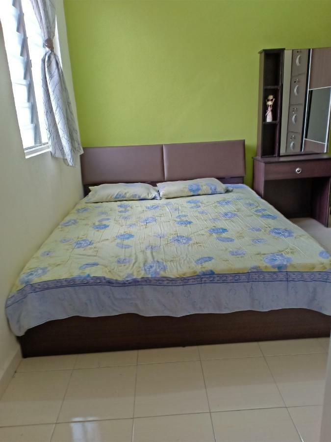 Muslim Dinaim Homestay Танджунг-Малим Экстерьер фото