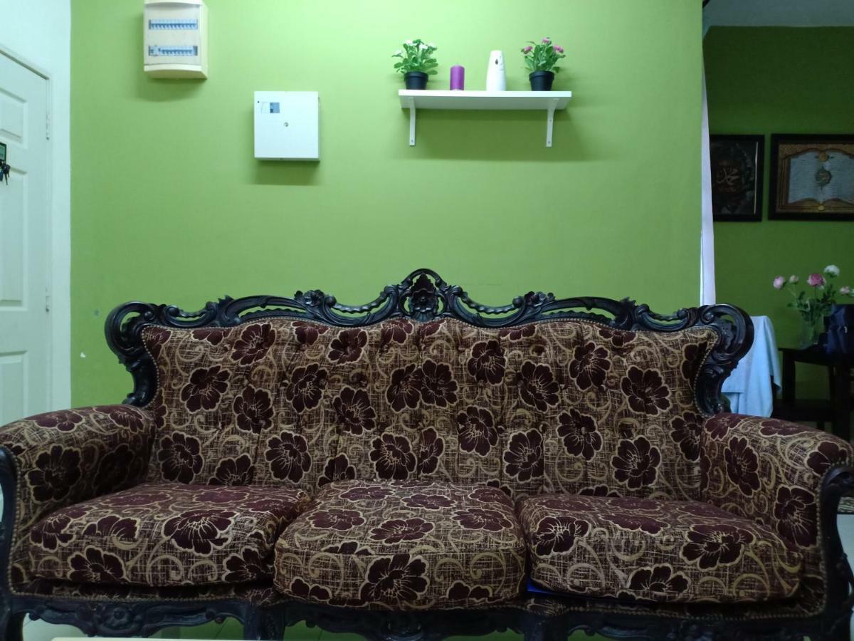 Muslim Dinaim Homestay Танджунг-Малим Экстерьер фото